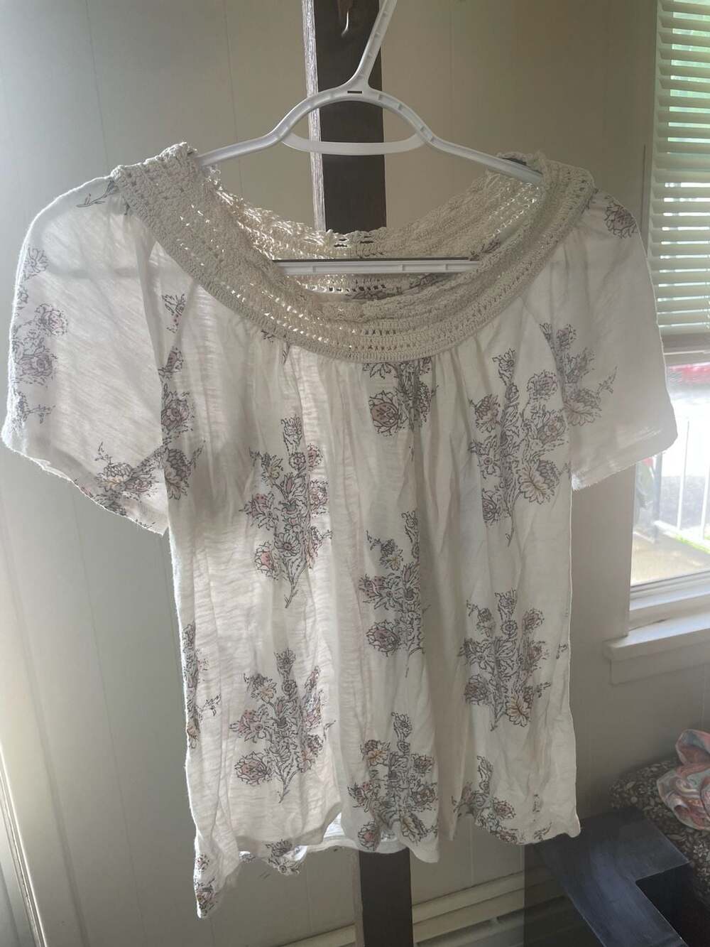 Lucky Brand Cream Floral Boho Short Sleeve Top with Crochet Neckline